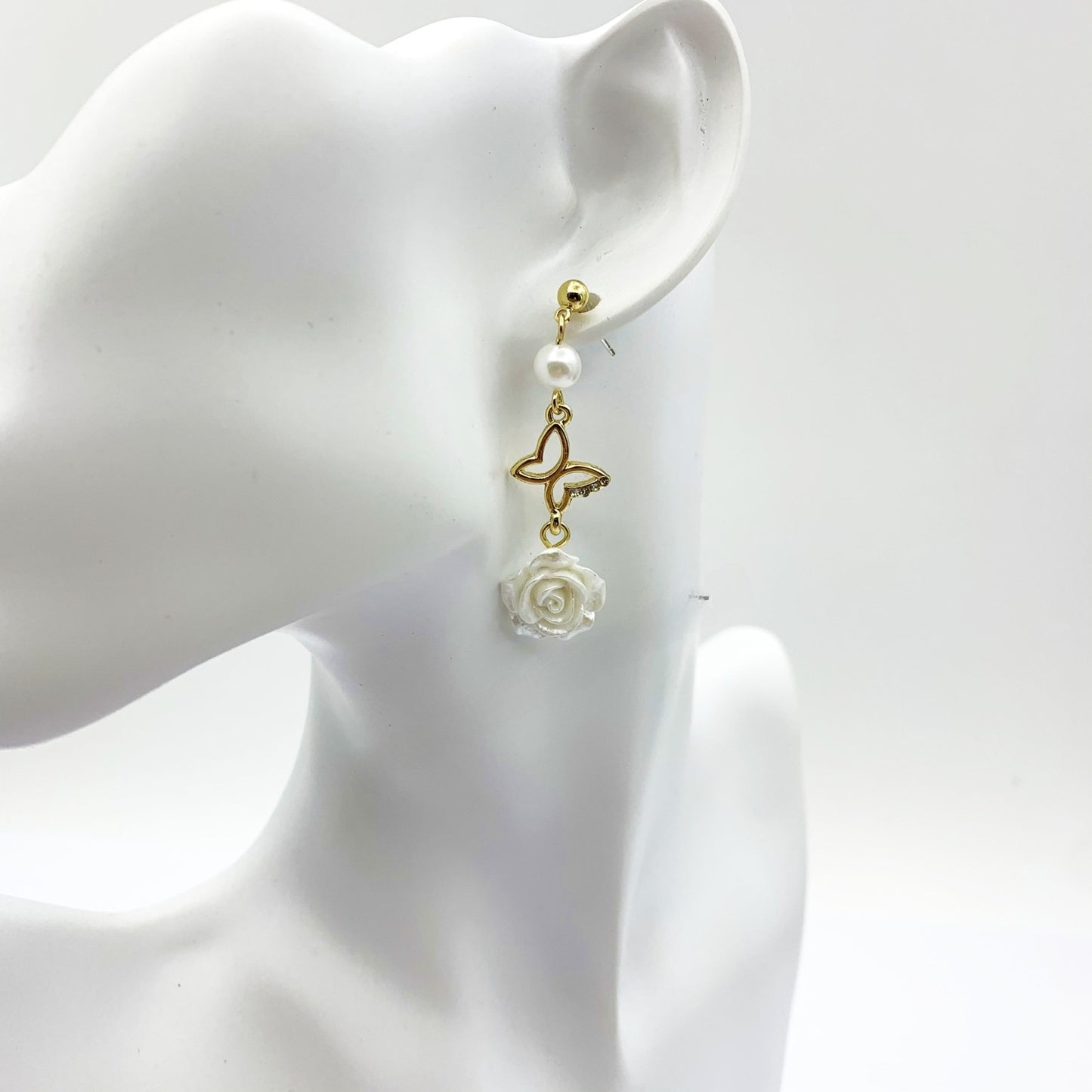 Sweet Asymmetrical Rose Stud Earrings In Silver Alloy With Artificial Pearl Inlay, Featuring Electroplated Craft