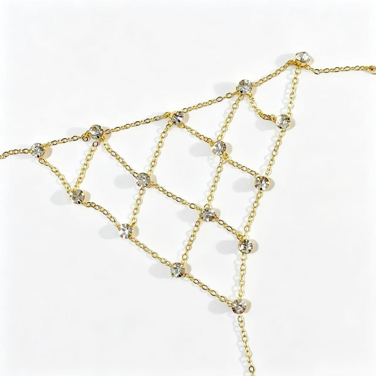 Novelty Hand Chain Bracelet For Women Featuring Copper Chain Material With Electroplated Gold Plating Process