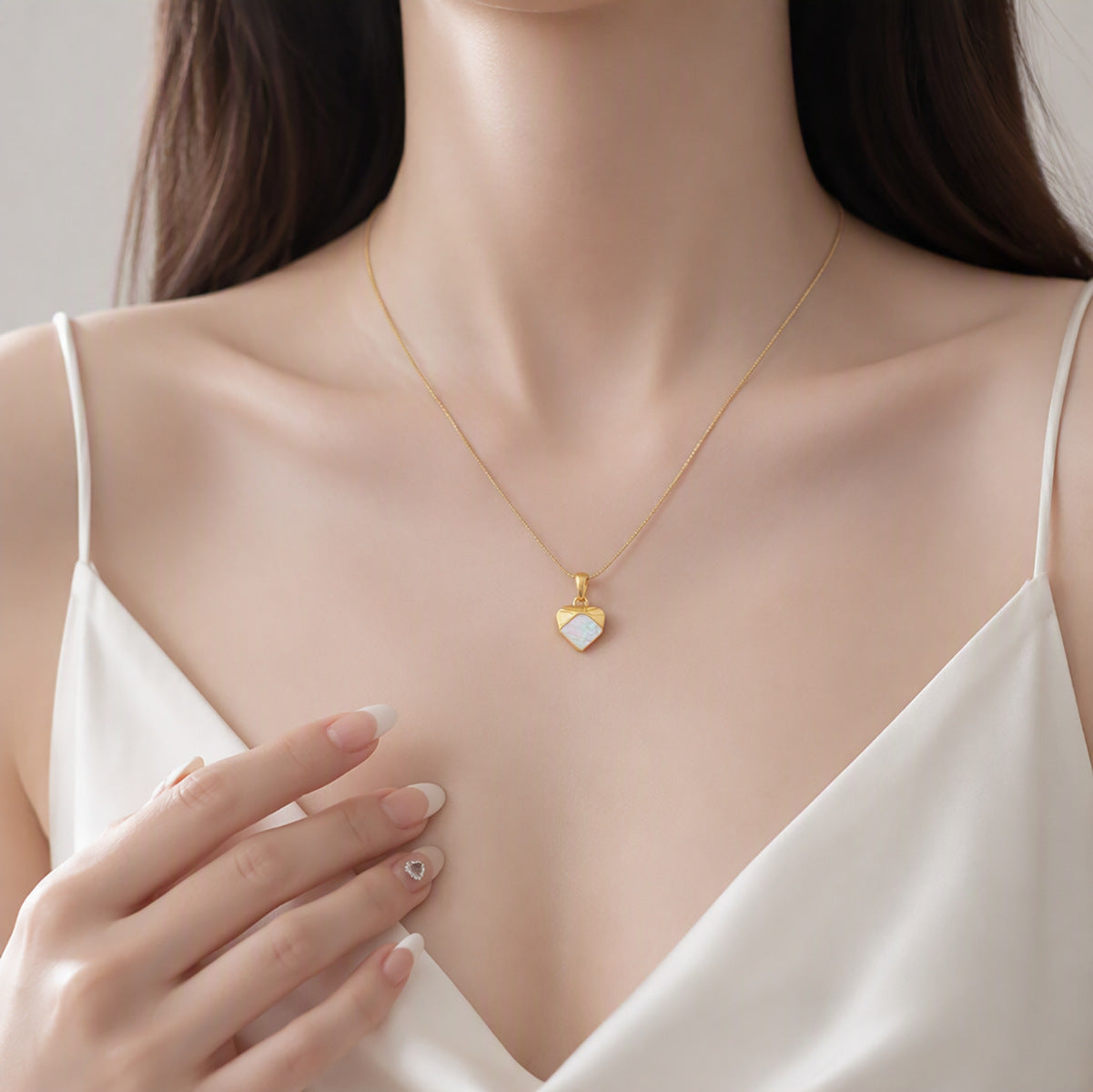 Vintage Style Heart Shape Pendant Necklace For Women In Gold Titanium Steel With Snake Chain
