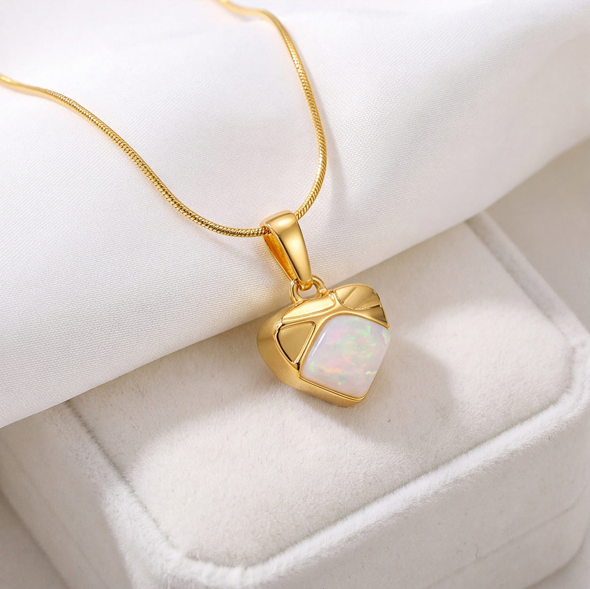 Vintage Style Heart Shape Pendant Necklace For Women In Gold Titanium Steel With Snake Chain