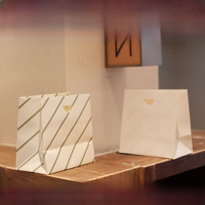 Stripe Wedding Gift Bags In Beige, 10 PCS Package, Paper Card Material, Elegant Wedding Style