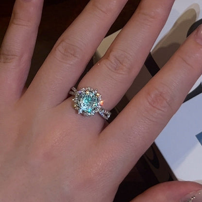 Luxurious Fireworks Claw Setting Ring For Women In Electroplated Copper With Zircon Inlay