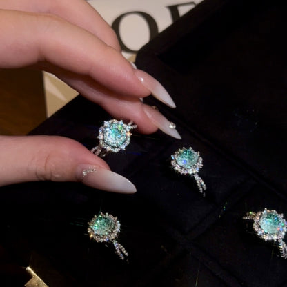 Luxurious Fireworks Claw Setting Ring For Women In Electroplated Copper With Zircon Inlay