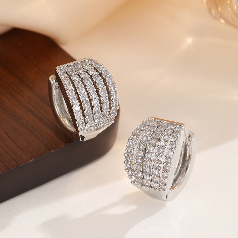 Luxurious Round Hoop Earrings For Women With Bezel Setting, Copper Base, KC Golden Plated, And Zircon Inlay