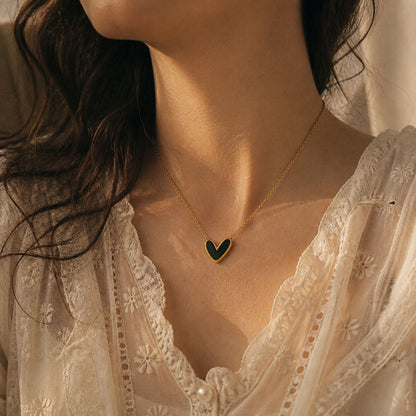 Simple Style Heart Shape Necklace For Women In Gold Featuring Titanium Steel Pendant With Shell Inlay