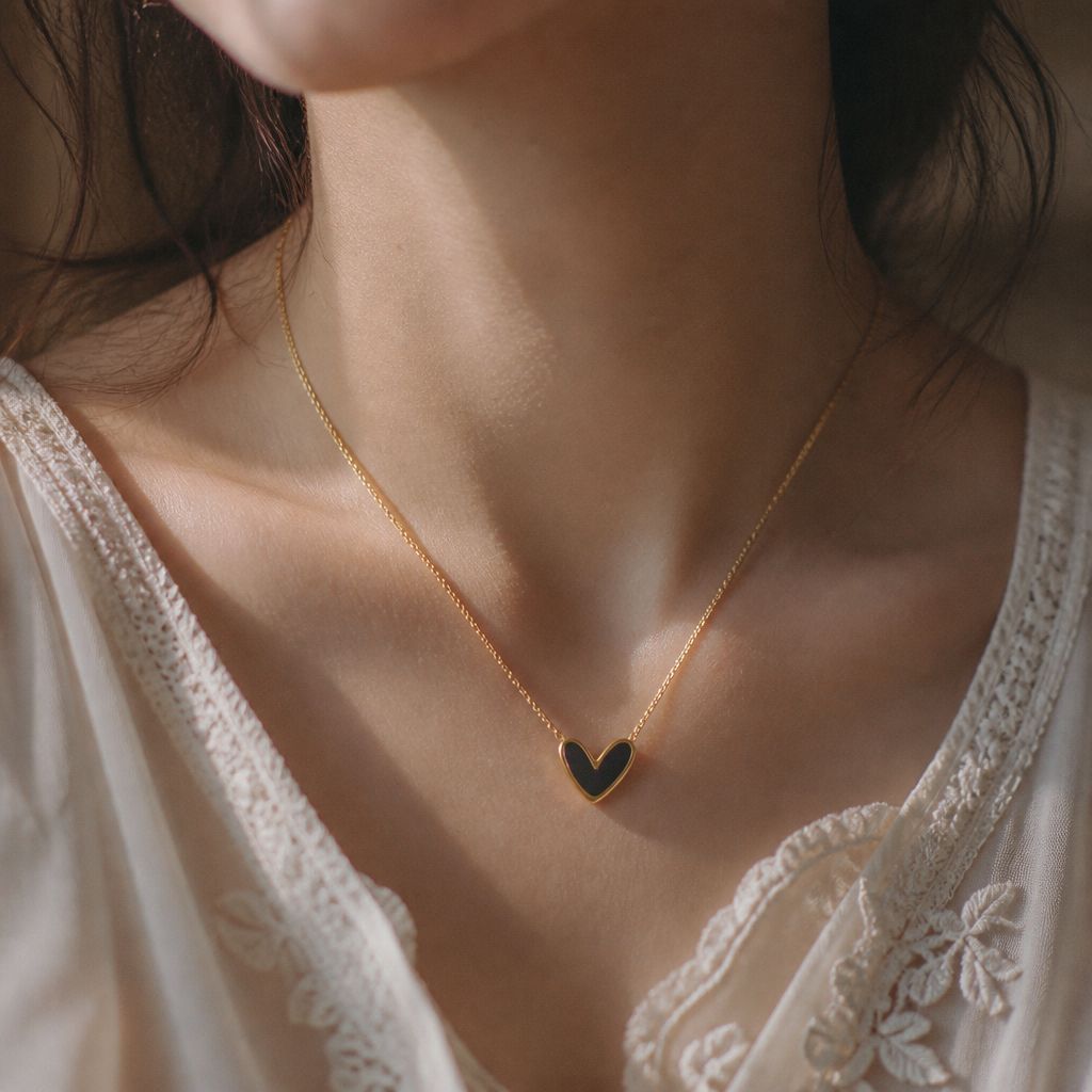 Simple Style Heart Shape Necklace For Women In Gold Featuring Titanium Steel Pendant With Shell Inlay