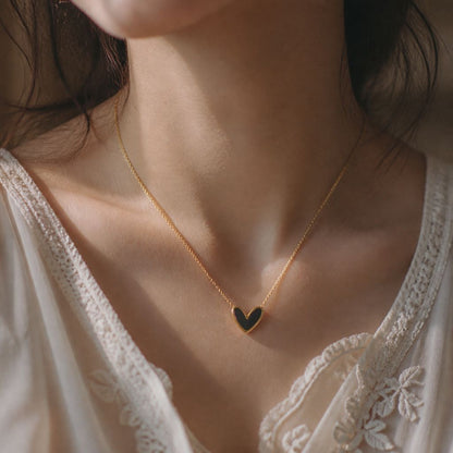 Simple Style Heart Shape Necklace For Women In Gold Featuring Titanium Steel Pendant With Shell Inlay