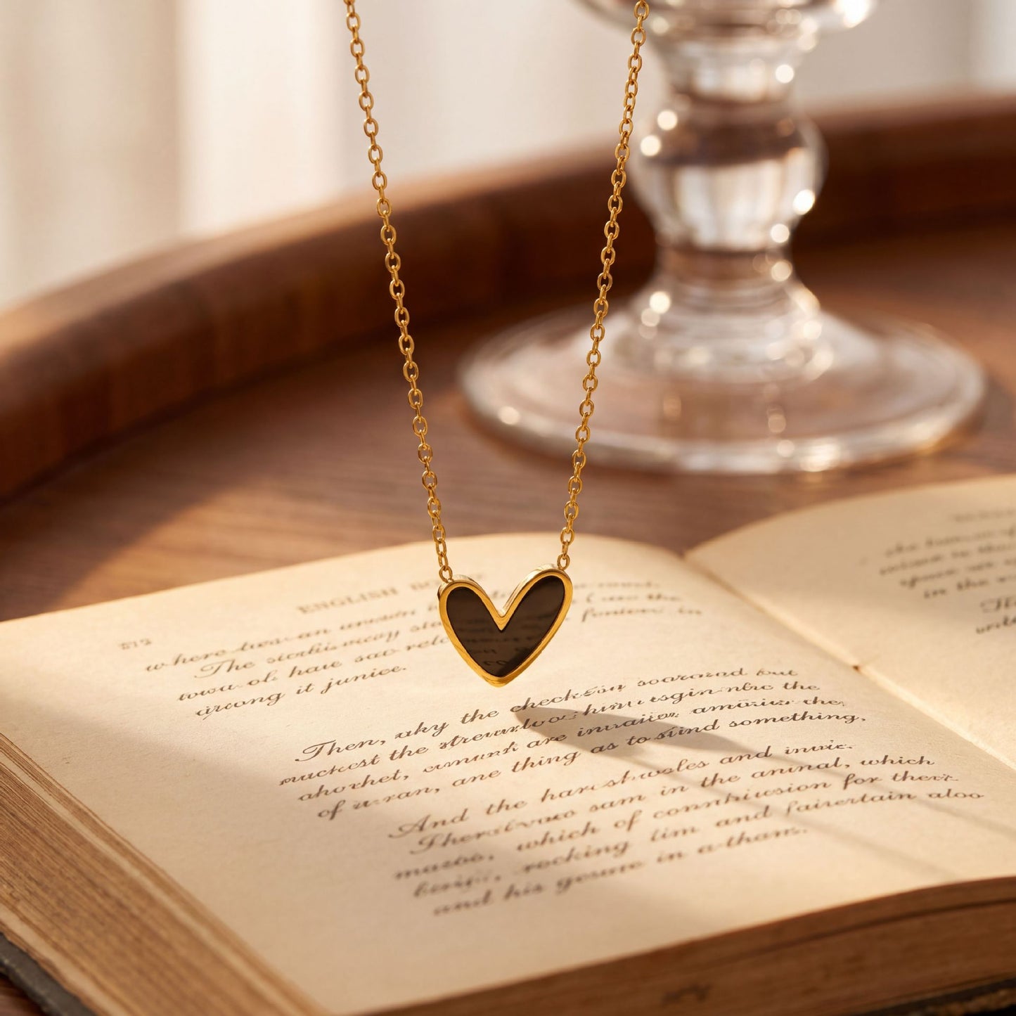Simple Style Heart Shape Necklace For Women In Gold Featuring Titanium Steel Pendant With Shell Inlay
