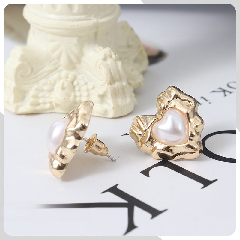 Retro Heart Shape Stud Earrings For Women With Baroque Pearl Inlay, Alloy Material, Electroplated Finish, And 925 Sterling Silver Posts