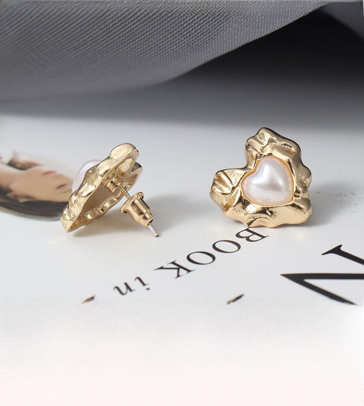 Retro Heart Shape Stud Earrings For Women With Baroque Pearl Inlay, Alloy Material, Electroplated Finish, And 925 Sterling Silver Posts