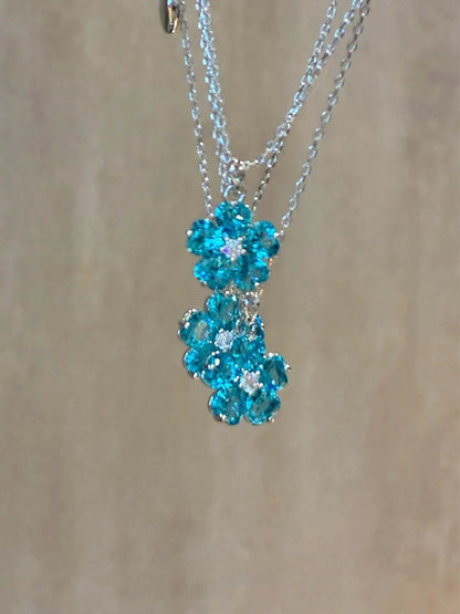 Blue Flowers Pendant Necklace For Women With Electroplated Zinc Alloy Material