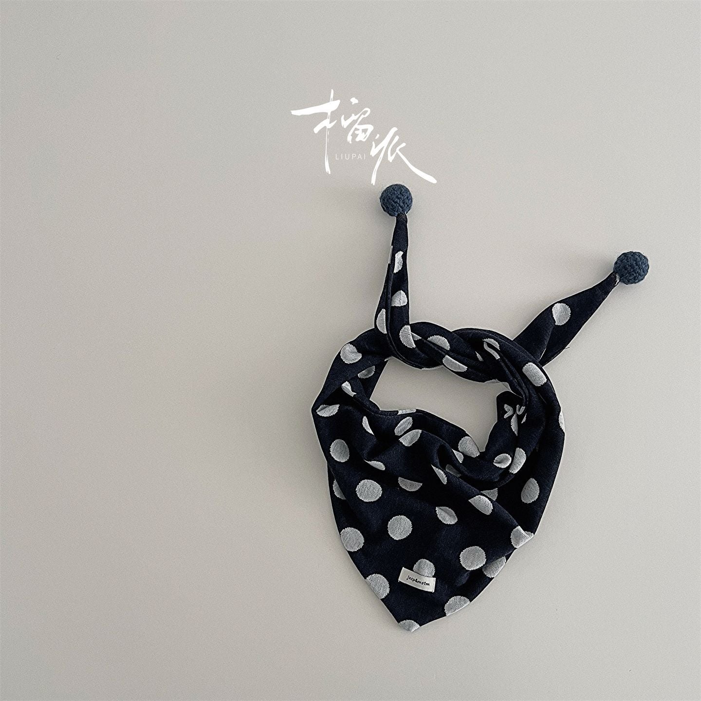 Kid's Polka Dots Triangle Scarf In Sky Blue Acrylic, Perfect For Autumn