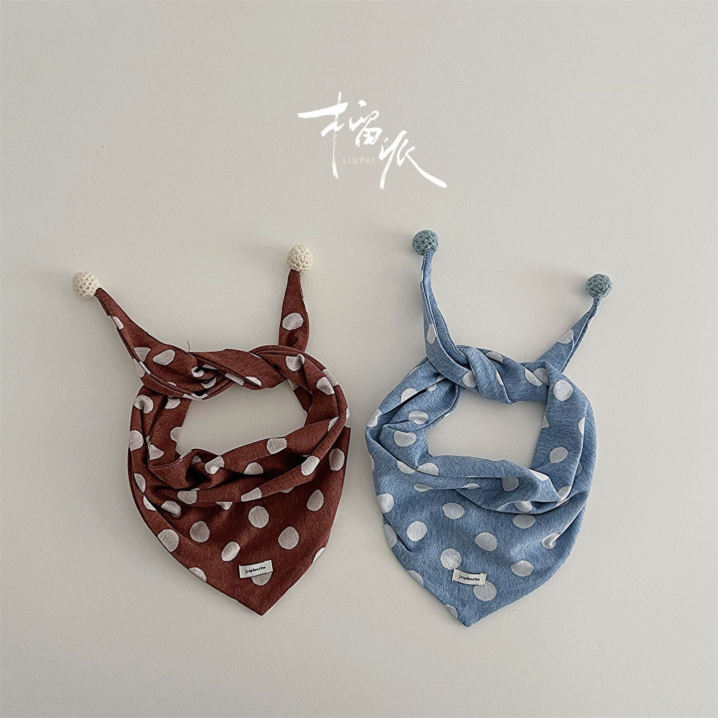 Kid's Polka Dots Triangle Scarf In Sky Blue Acrylic, Perfect For Autumn