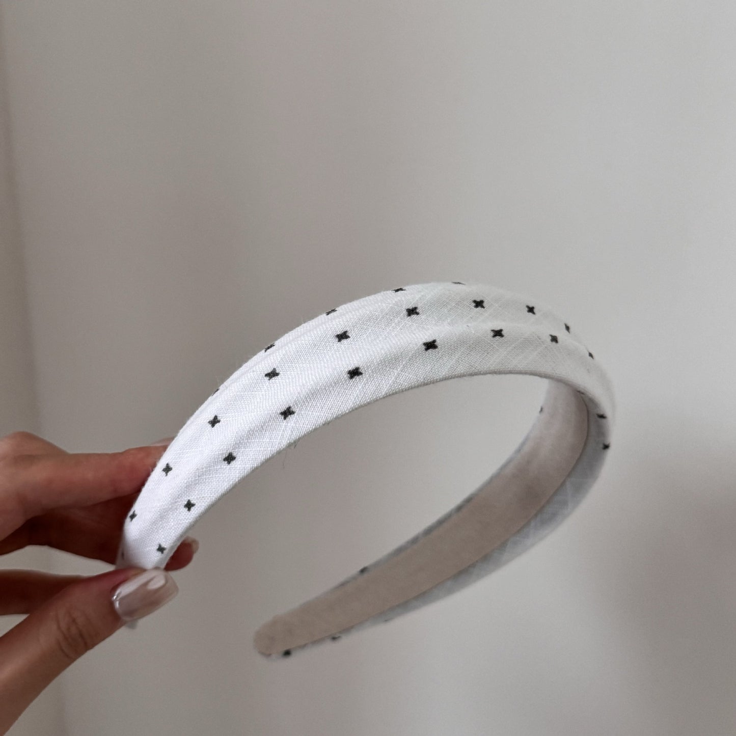 Sweet Polka Dots Hair Band For Women In Dyed Black, Made With Mixed Materials, Perfect For Summer