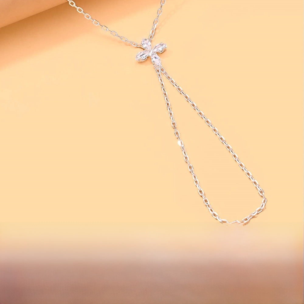 Lucky Heart Gold Alloy Bracelet For Women With Rhinestone Inlay, Elegant And Stylish Jewelry Accessory