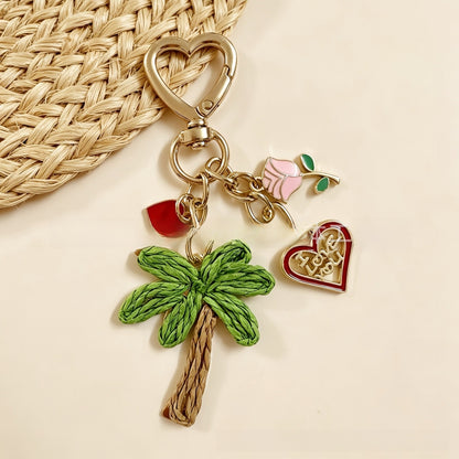 Starfish Knitting Key Chain In Green With Straw Material, Featuring A Vacation Style Design