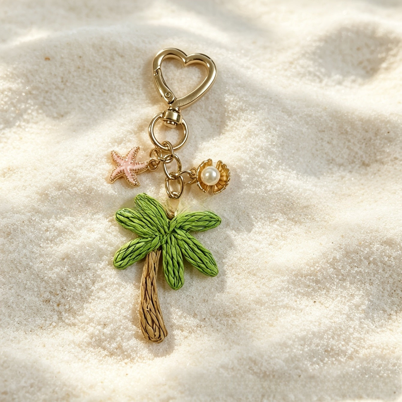 Starfish Knitting Key Chain In Green With Straw Material, Featuring A Vacation Style Design