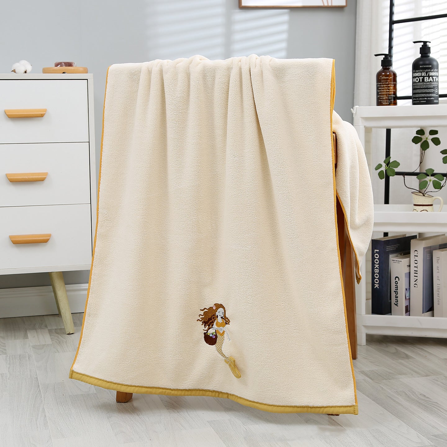 Soft And Absorbent Towels For Everyday Use, Available In Multiple Colors And Sizes