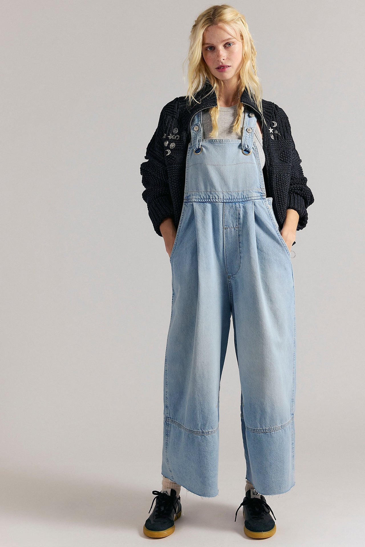 Women's Inelastic Denim Cotton Dungarees Full Length Casual Jeans With Washed Finish For Spring