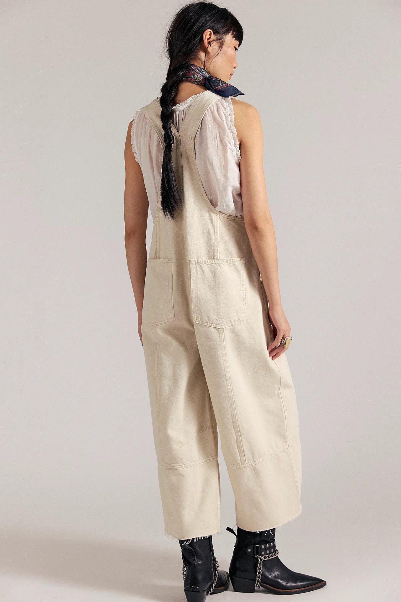 Women's Inelastic Denim Cotton Dungarees Full Length Casual Jeans With Washed Finish For Spring