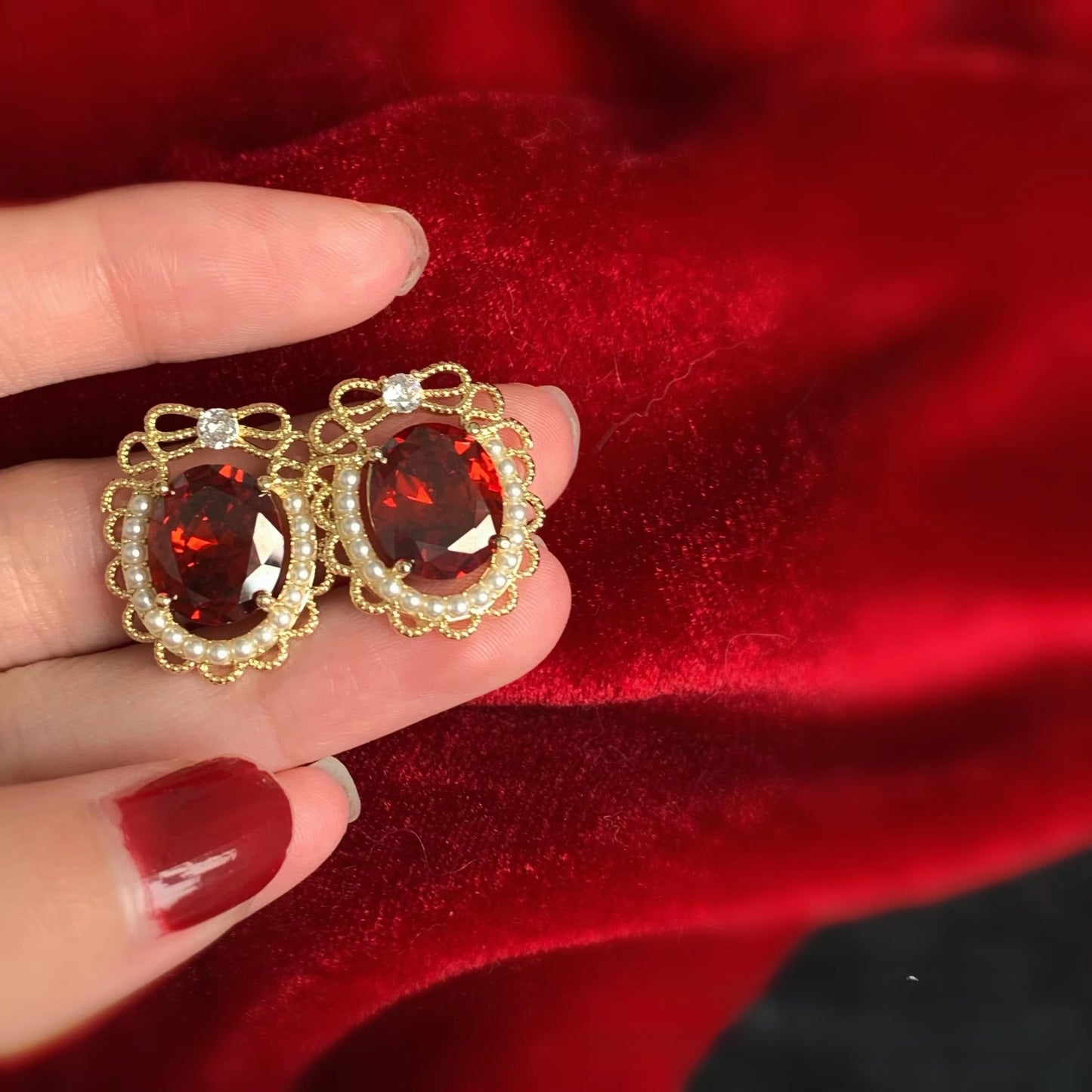 Retro Round Stud Earrings With Crystal Inlay In Wine Red, Alloy Body Featuring 925 Sterling Silver Ear Pins