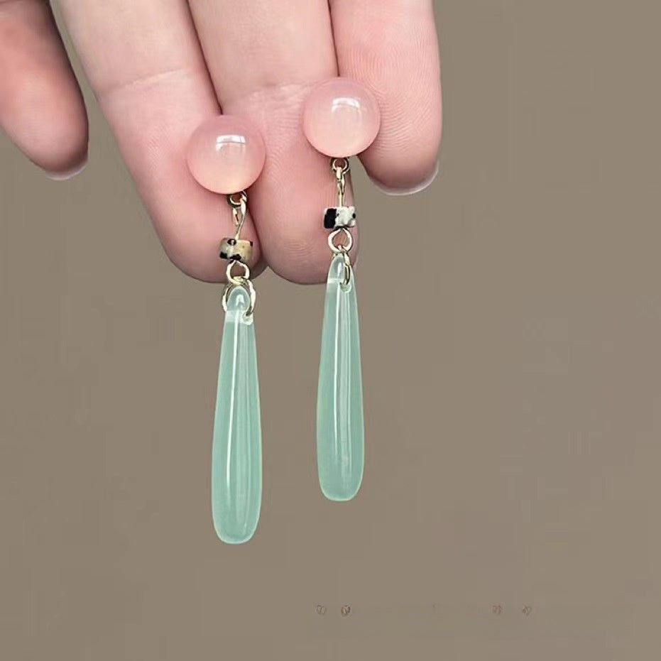 Elegant Water Droplets Clip Earrings For Women In Green Natural Stone With 925 Sterling Silver Studs