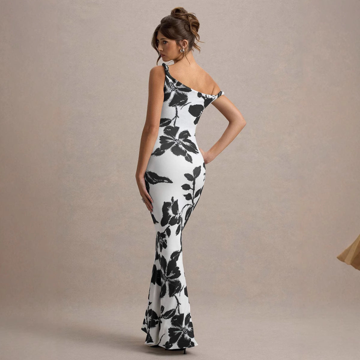 Sexy Sleeveless Abstract Bodycon Dress With Boat Neck In Polyester For Casual Occasion