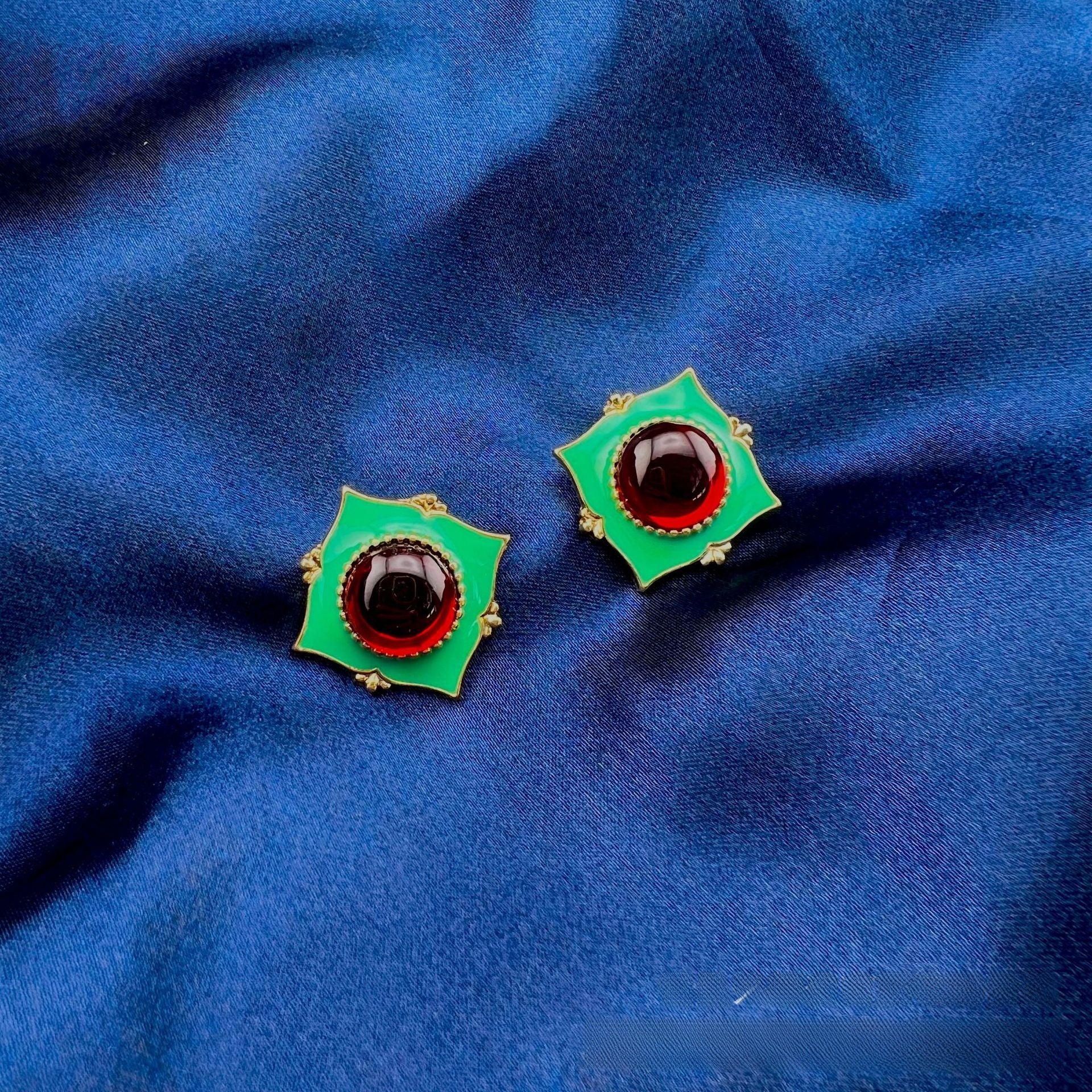 Retro Geometric Silver Enamel Stud Earrings In Alloy With Clip-On Ear Caps