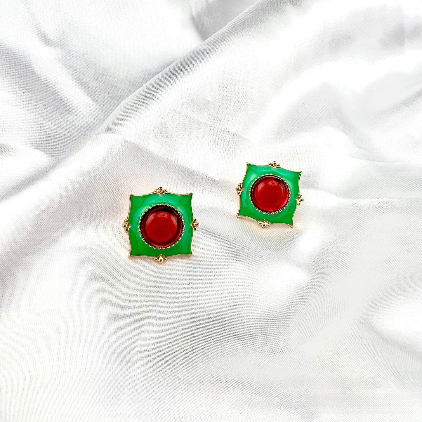 Retro Geometric Silver Enamel Stud Earrings In Alloy With Clip-On Ear Caps