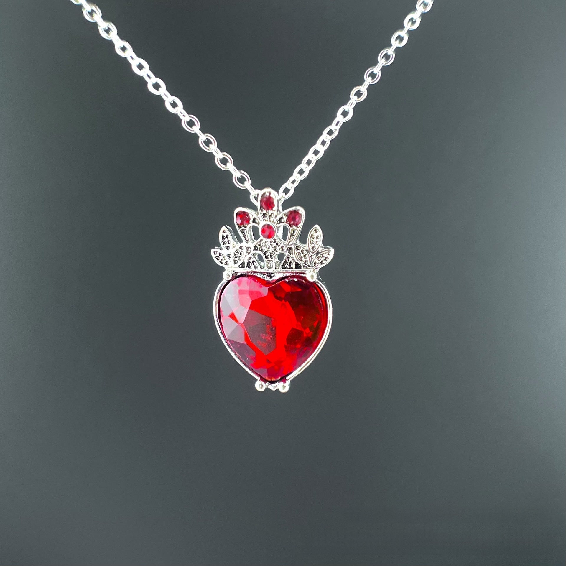 Vintage Style Crown Pendant Necklace In Red With Alloy Chain And Electroplated Finish Featuring Gem Inlay