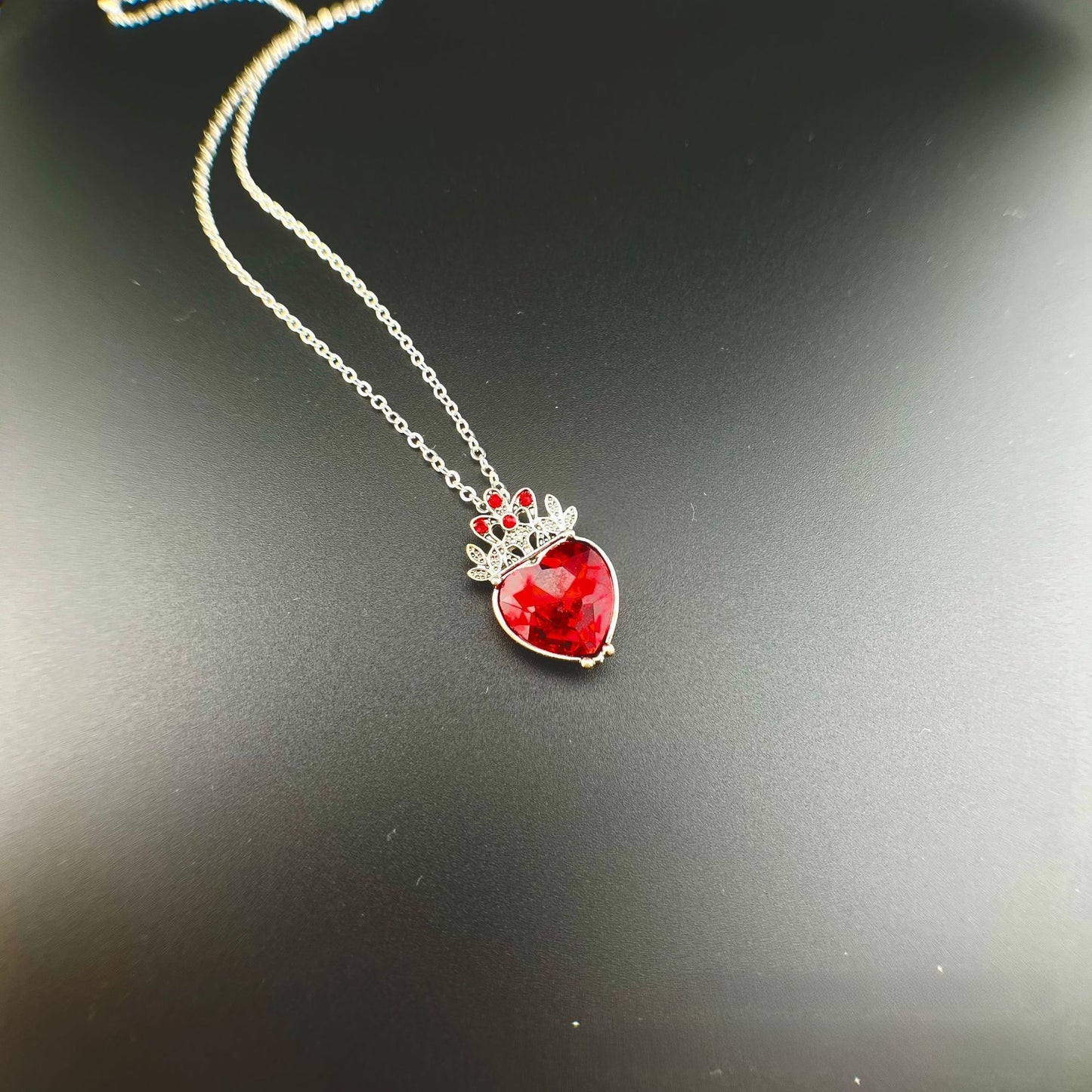 Vintage Style Crown Pendant Necklace In Red With Alloy Chain And Electroplated Finish Featuring Gem Inlay