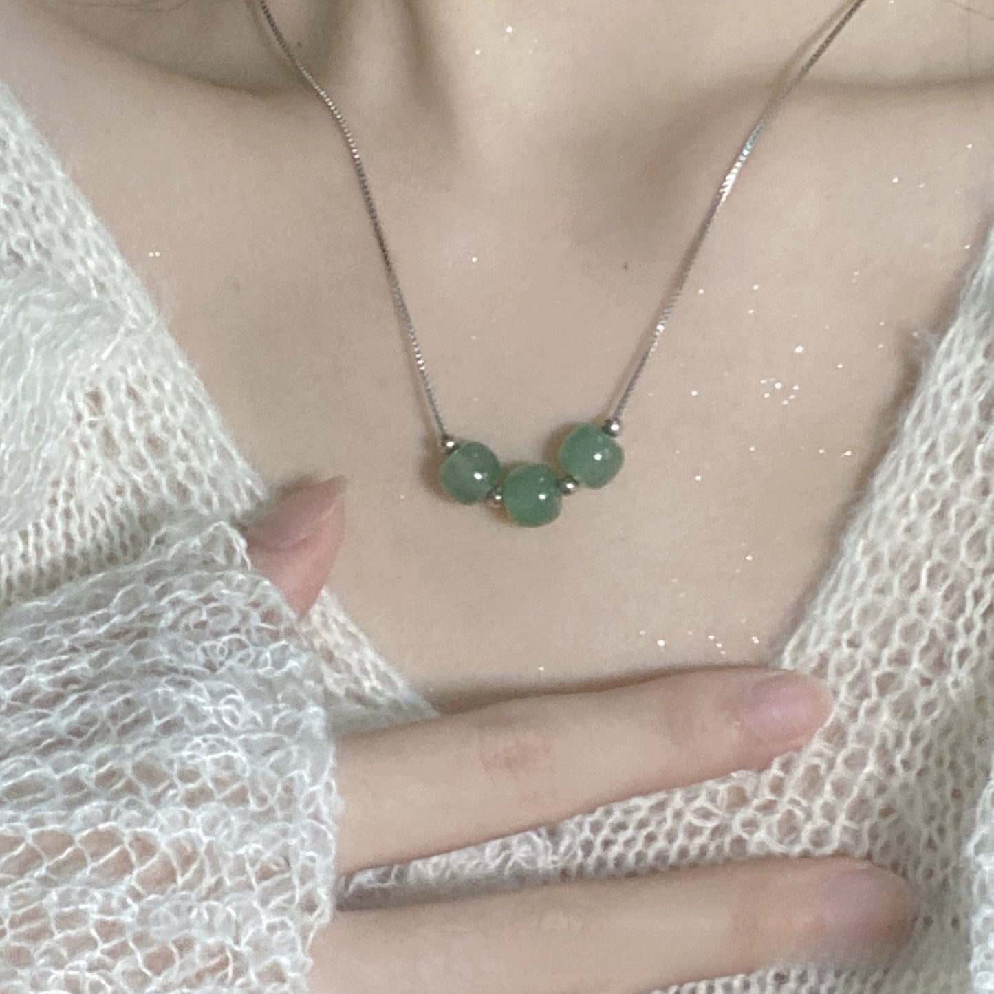 Sweet Round Pendant Necklace For Women In Gold Featuring Electroplated Metal And Natural Stone