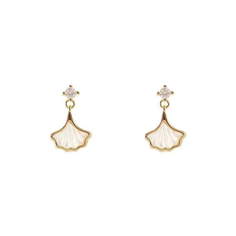 Ginkgo Leaf Stud Earrings For Unisex Featuring White Copper And Mother-of-pearl Shell Inlay In Sweet Style