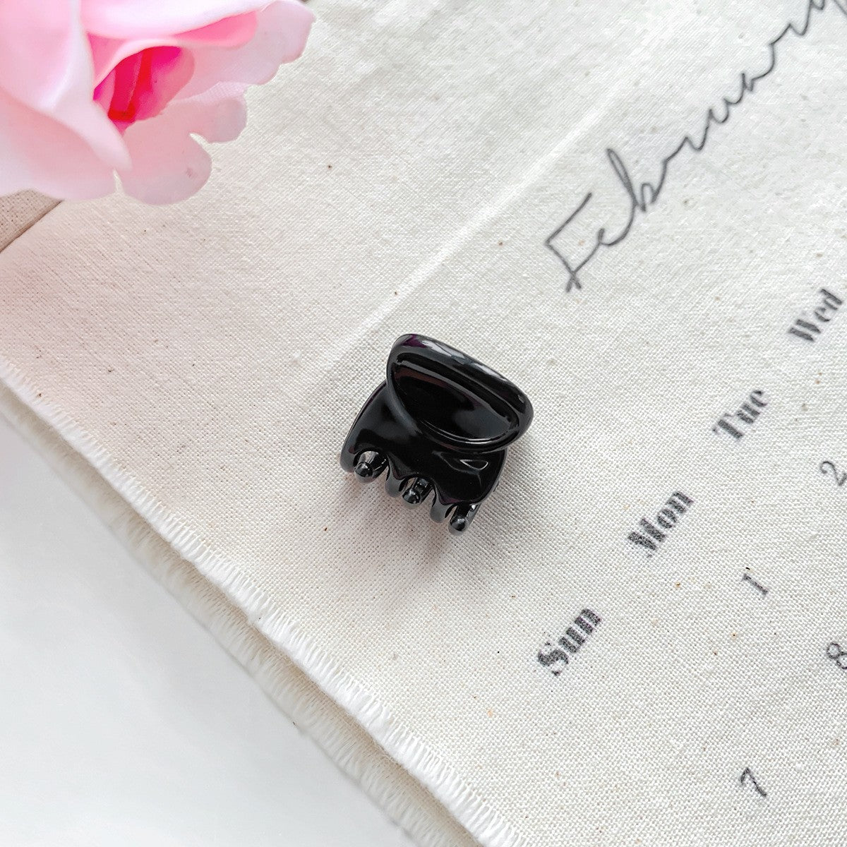 Modern Style Quadrilateral Hairpin For Women, Made Of Durable Plastic