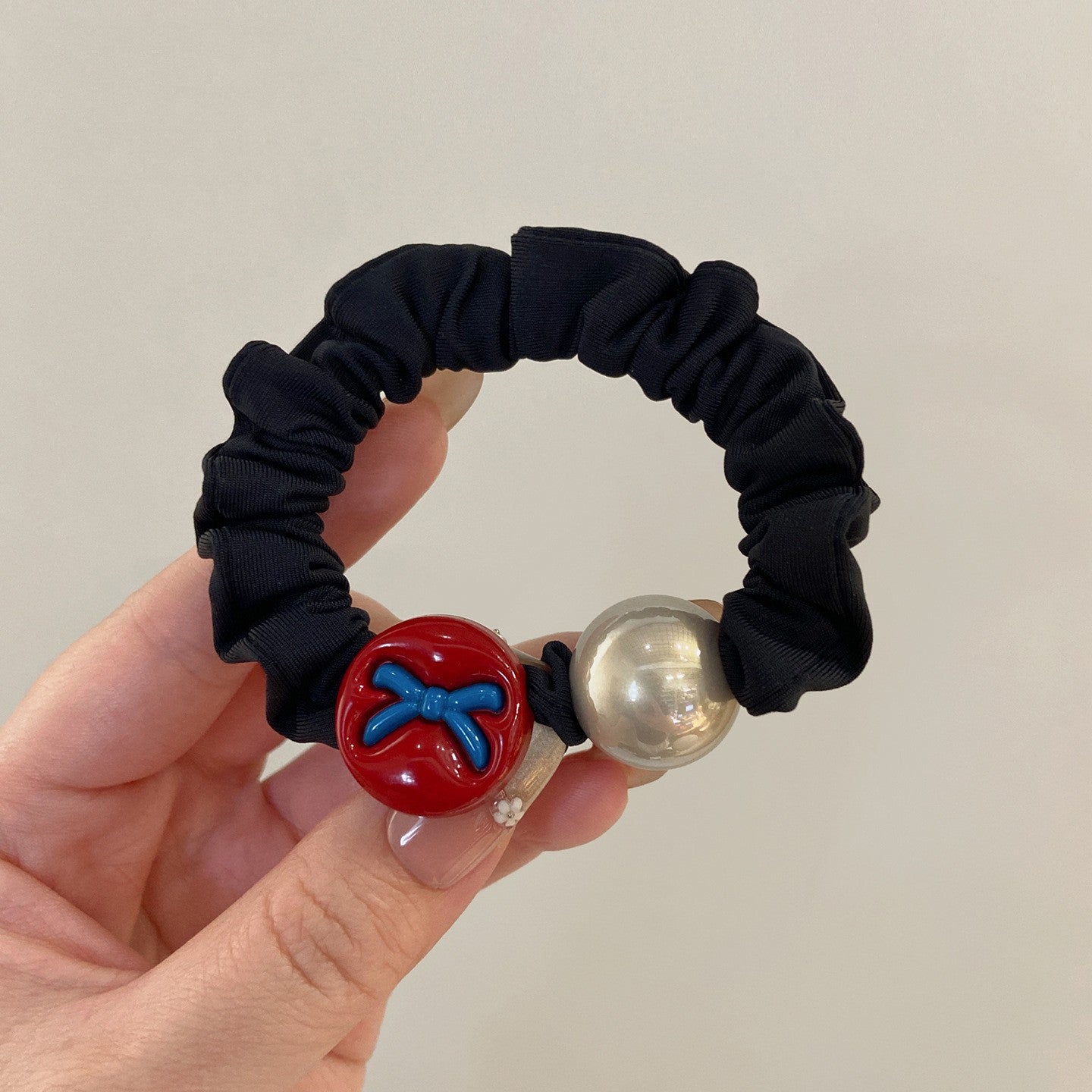Simple Style Solid Color Scrunchie Hair Accessory In Dyed Black Featuring Durable Alloy Material