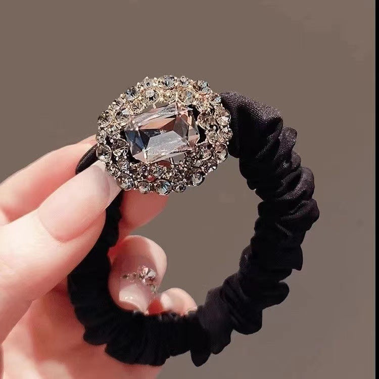 Simple Style Solid Color Scrunchie Hair Accessory In Dyed Black Featuring Durable Alloy Material