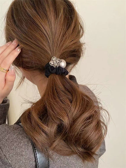 Simple Style Solid Color Scrunchie Hair Accessory In Dyed Black Featuring Durable Alloy Material