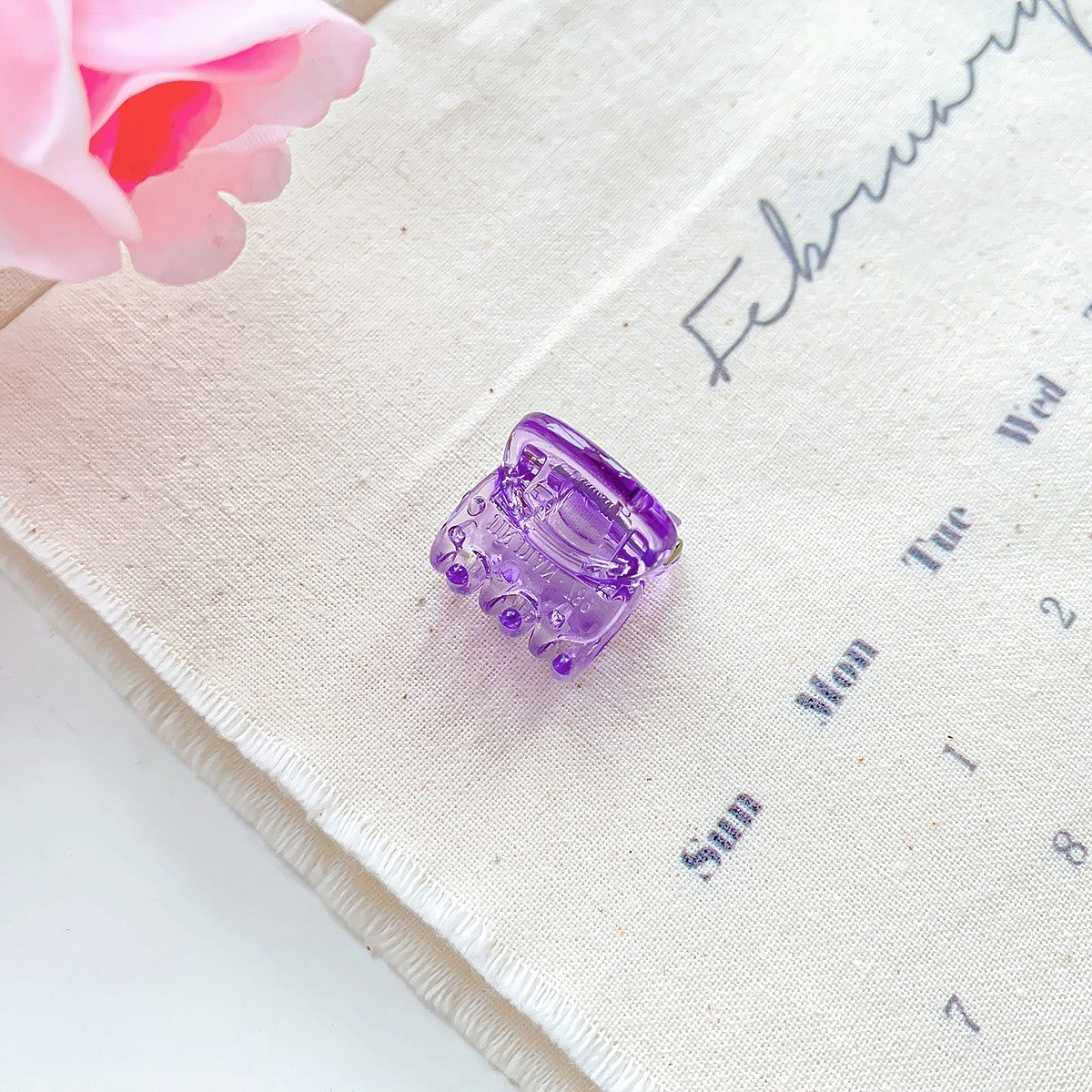 Modern Style Quadrilateral Hairpin For Women, Made Of Durable Plastic