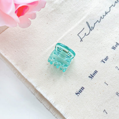 Modern Style Quadrilateral Hairpin For Women, Made Of Durable Plastic