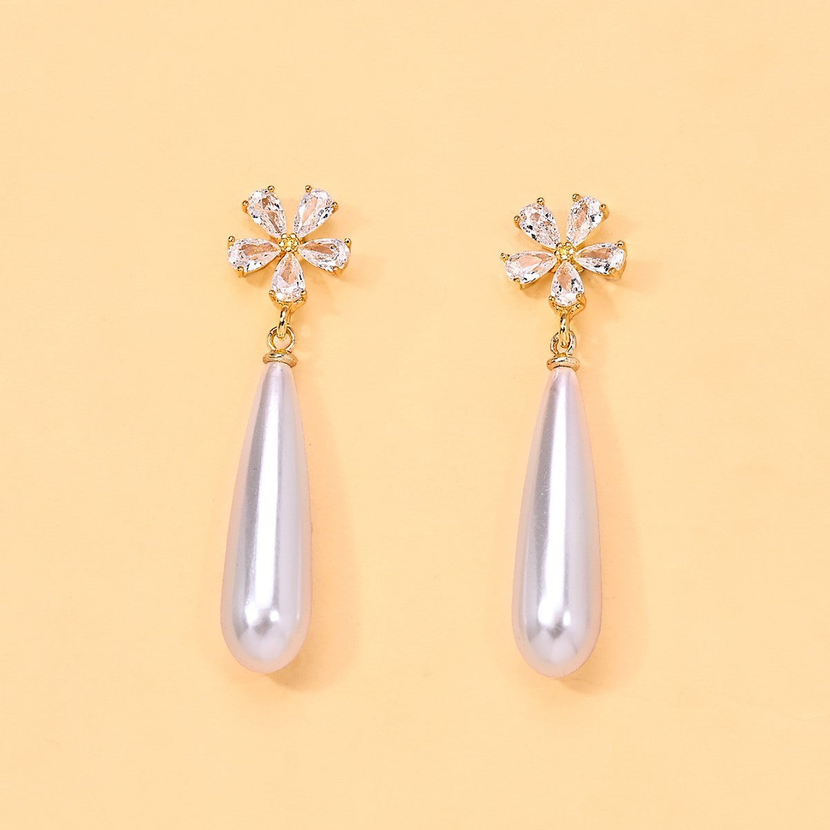 Petal Stud Earrings For Women In Silver Featuring Imitation Pearl And Zircon With Basic Style