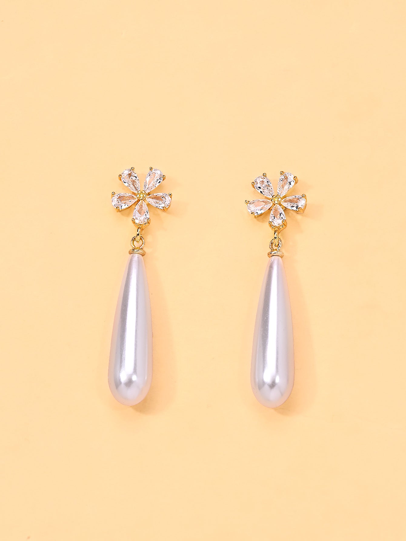 Petal Stud Earrings For Women In Silver Featuring Imitation Pearl And Zircon With Basic Style
