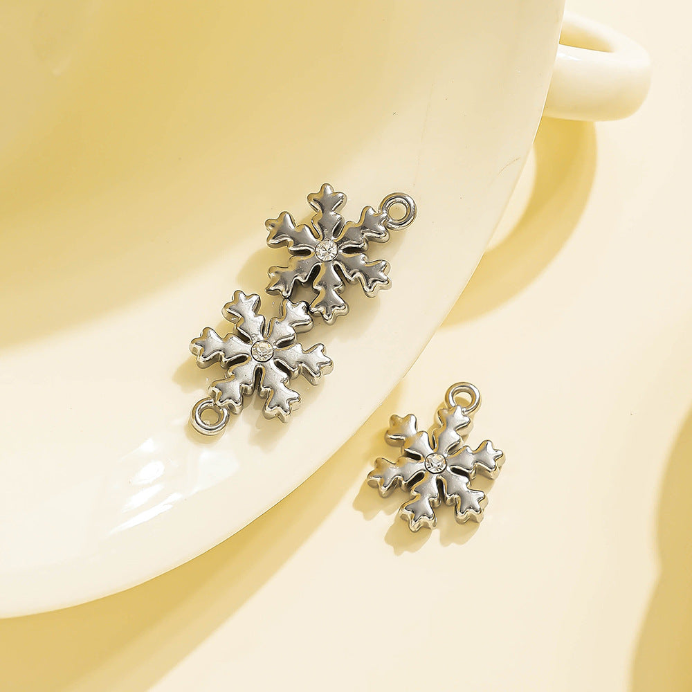 Snowflake Pendant In 304 Stainless Steel With Rhinestone Inlay, Electroplated Finish, Retro Style Jewelry Accessory