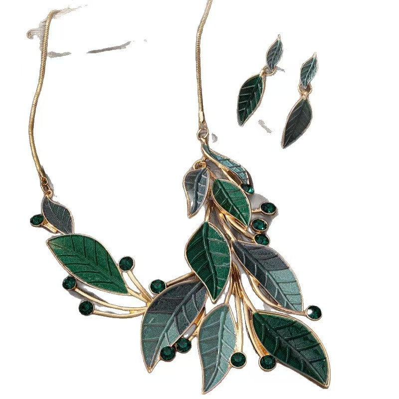 Handmade Leaves Necklace For Women In Simple Style With Zinc Alloy And Artificial Rhinestones Featuring Handmade Chain