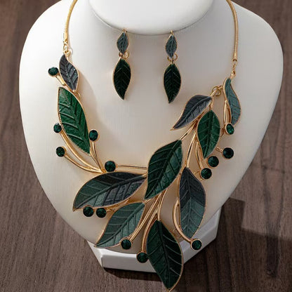 Handmade Leaves Necklace For Women In Simple Style With Zinc Alloy And Artificial Rhinestones Featuring Handmade Chain