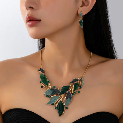 Handmade Leaves Necklace For Women In Simple Style With Zinc Alloy And Artificial Rhinestones Featuring Handmade Chain