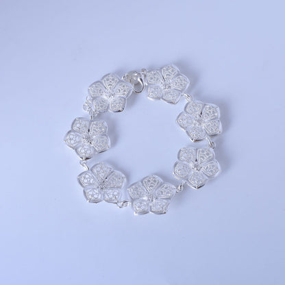 Exaggerated Flowers Gold Alloy Bracelet For Women With Electroplated Finish, Stylish Bangle Accessory