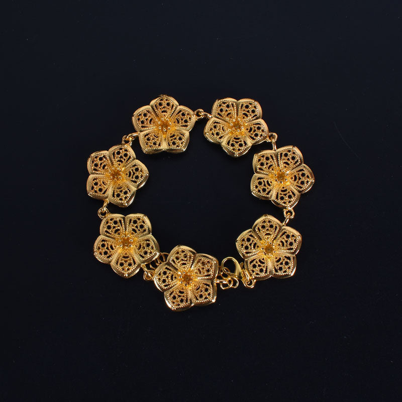 Exaggerated Flowers Gold Alloy Bracelet For Women With Electroplated Finish, Stylish Bangle Accessory