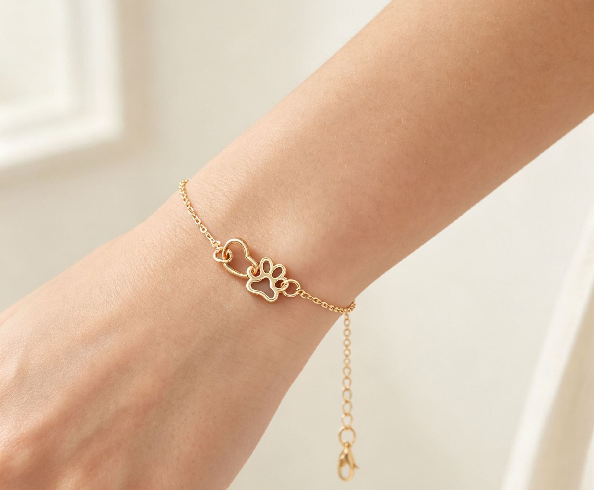 Heart Shape Gold Bracelet For Women, Electroplated Zinc Alloy Jewelry