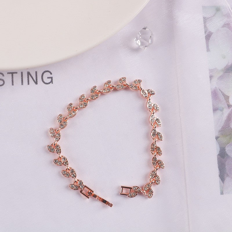 Simple Style Leaf Bracelet For Women In Rose Gold Featuring Alloy Chain With Rhinestone Inlay
