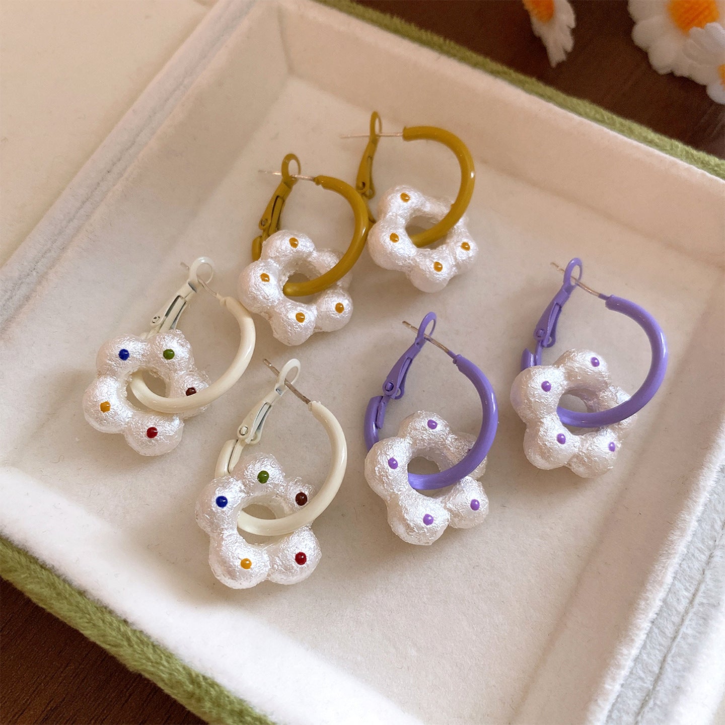 Simple Style Polka Dots Enamel Earrings In White With Iron Base And 304 Stainless Steel Posts For Women
